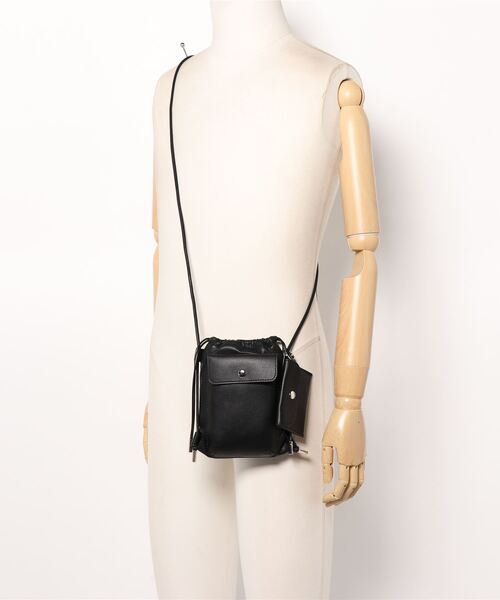 cache cache（カシュ カシュ）の「カシュカシュ cachecache / スマホポケット付き巾着ショルダーバッグ（ショルダーバッグ・レディース・ブラック/カーキ/ホワイト/グレー/イエロー/パープル/アイボリー/ベージュ系その他・FREE）」の21枚目の写真