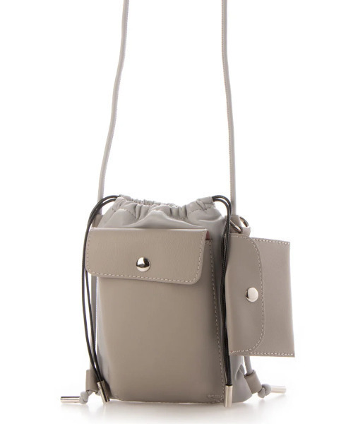 cache cache（カシュ カシュ）の「カシュカシュ cachecache / スマホポケット付き巾着ショルダーバッグ（ショルダーバッグ・レディース・ブラック/カーキ/ホワイト/グレー/イエロー/パープル/アイボリー/ベージュ系その他・FREE）」の5枚目の写真