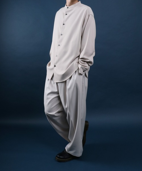 ANPAS(アンパス)の「ANPAS Exclusive Oversized Twill Band-Collar Shirt (Long Sleeve) /アンパス別注 ツイル オーバーサイズ バンドカラー長袖シャツ メンズ(シャツ/ブラウス・メンズ・ホワイト/チャコールグレー/ライトグレー/ブラック/ホワイト系その他/ブラック系その他/ベージュ系その他/グレイッシュベージュ/ワイン/ネイビー/ダークグリーン/マルーン/ブルー・M/L)」の20枚目の写真