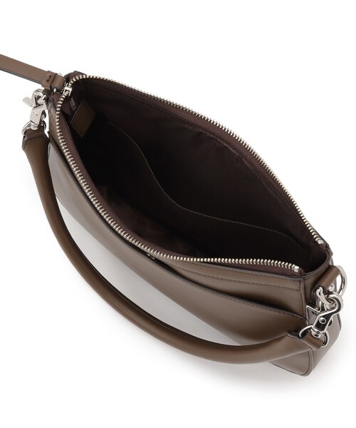 tk.TAKEO KIKUCHI(ティーケータケオキクチ)の「◆シンセティックレザー2WAYムーンバッグ(ショルダーバッグ・レディース・ブラック/ブラウン系その他・00)」の6枚目の写真