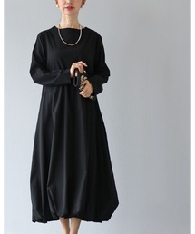 シック。黒のバルーンワンピース