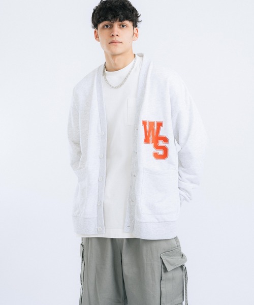 Ressaca（レサーカ）の「オーバーサイズ ワッペン刺繍カレッジ風ロゴカーディガン（カーディガン/ボレロ・メンズ・アッシュグレー/ネイビー/サックスブルー/イエロー/グリーン・M/L）」の2枚目の写真