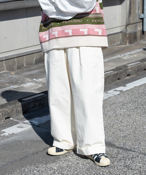 Perushu(ペルーシュ)の「ワンロールワイドチノパン(チノパンツ・メンズ・ブラック/ベージュ/オフホワイト/グリーン/マスタード・SMALL/MEDIUM/LARGE)」の10枚目の写真