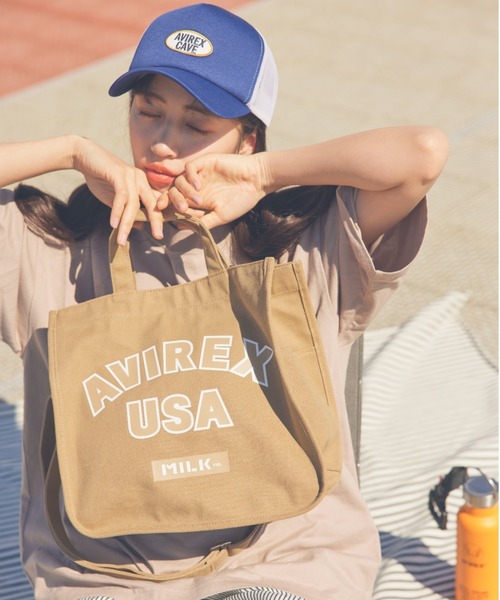 AVIREX(アヴィレックス)の「【MILKFED.×AVIREX】SHOULDER TOTE BAG/ショルダートート バッグ/ミルクフェド/アヴィレックス(ショルダーバッグ・レディース・ブラウン/オフホワイト・FREE)」の1枚目の写真