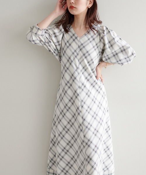 WEB限定カラー有り/シルエットが変わるAラインワンピース