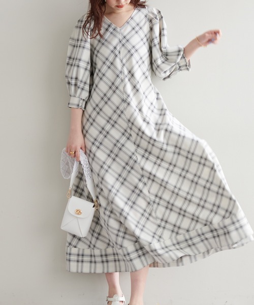 WEB限定カラー有り/シルエットが変わるAラインワンピース