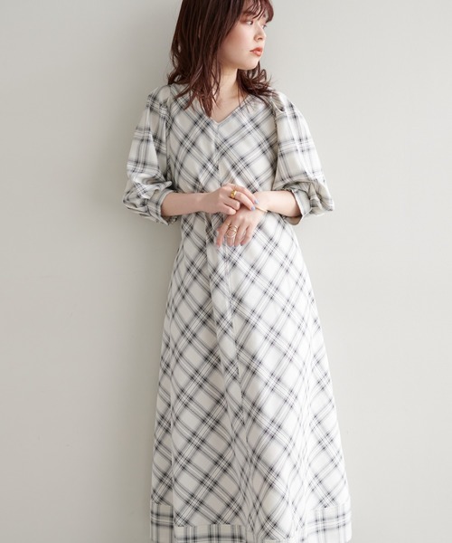 WEB限定カラー有り/シルエットが変わるAラインワンピース