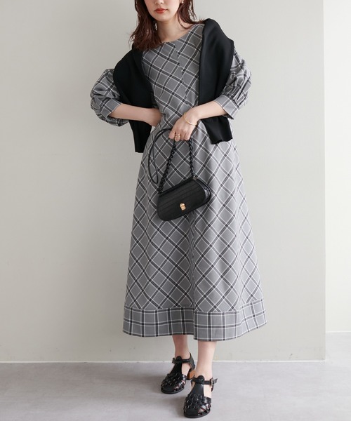 WEB限定カラー有り/シルエットが変わるAラインワンピース