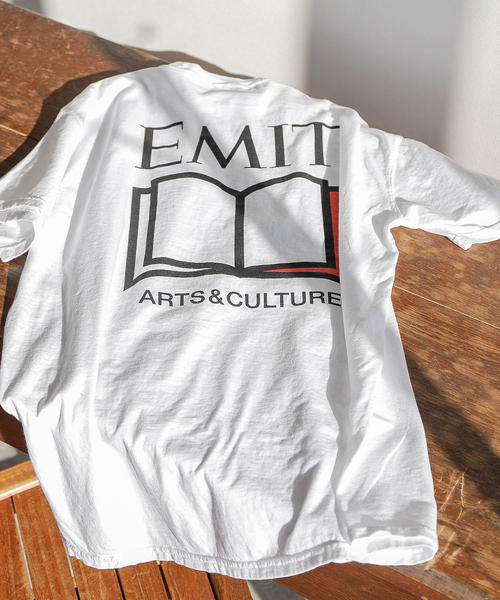JOURNAL STANDARD relume(ジャーナルスタンダード レリューム)の「【EMIT / エミット】relume限定 BOOK STAND Tシャツ(Tシャツ/カットソー・メンズ・ホワイト/ブラック/ブラックミックス/ホワイト×ホワイト/ホワイト系その他/ブラック系その他・MEDIUM/LARGE)」の1枚目の写真