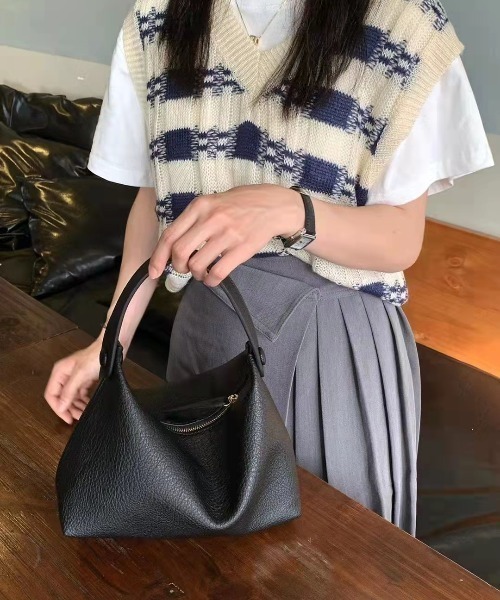 yuue' ( wear )（ユーイ）の「シンプルレザーハンドバッグ（ハンドバッグ・レディース・ホワイト/ブラック/ダークブラウン/イエロー/グリーン・FREE）」の7枚目の写真