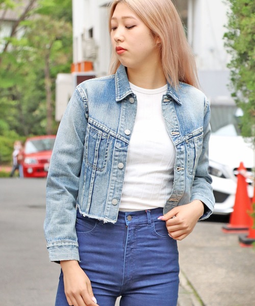 YOUNG&OLSEN The DRYGOODS STORE（ヤングアンドオルセン）の「YOUNG&OLSEN/ヤングアンドオルセン CUT COWBOY JACKET ショートデニムジャケット（デニムジャケット・レディース・ライトブルー・2）」の12枚目の写真