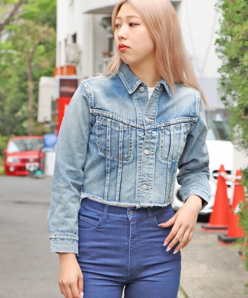 YOUNG&OLSEN The DRYGOODS STORE（ヤングアンドオルセン）の「YOUNG&OLSEN/ヤングアンドオルセン CUT COWBOY JACKET ショートデニムジャケット（デニムジャケット・レディース・ライトブルー・2）」の9枚目の写真