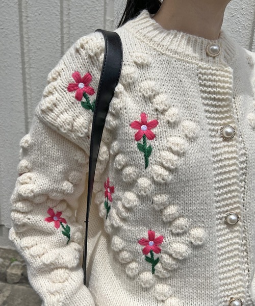 Jewelobe（ジュエローブ）の「花刺繍レトロモコモコカーディガン（カーディガン/ボレロ・レディース・アイボリー・FREE）」の3枚目の写真