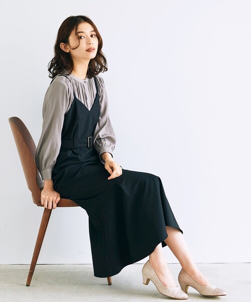 grove（グローブ）の「【ふわっと心地よい足入れ】やわここち（R）Vカットパンプス（日本製）（パンプス・レディース・ブラック/ベージュ系その他7/ブラック系3/ダークブラウン系7/ブルー系7/ライトベージュ/ピンク系その他/チャコール/ブラック系6/オフホワイト・50/10/40/35/45/30/25/15 /20/55）」の11枚目の写真