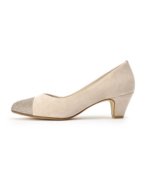 grove（グローブ）の「【ふわっと心地よい足入れ】やわここち（R）Vカットパンプス（日本製）（パンプス・レディース・ブラック/ベージュ系その他7/ブラック系3/ダークブラウン系7/ブルー系7/ライトベージュ/ピンク系その他/チャコール/ブラック系6/オフホワイト・50/10/40/35/45/30/25/15 /20/55）」の13枚目の写真