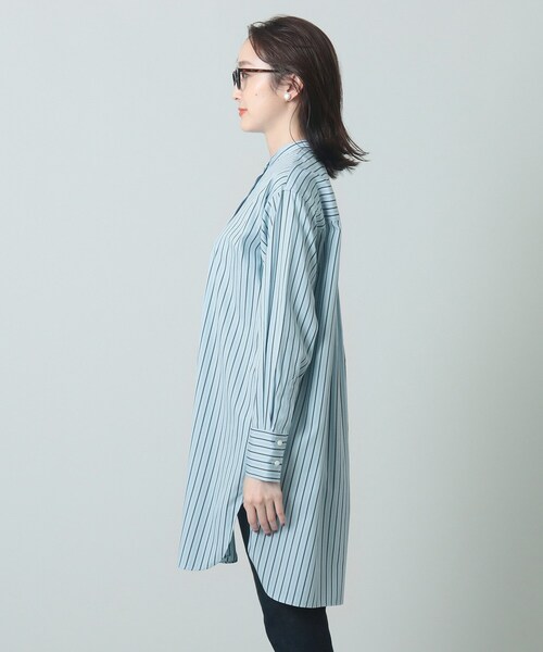 UNTITLED（アンタイトル）の「◆【一枚着からレイヤードまで】セーヌコットンブロード チュニックシャツ＜洗える／防シワ加工／カラバリ豊富＞（チュニック・レディース・サックスブルー系2/サックスブルー/オフホワイト・48/00/04/01/44/02/03）」の6枚目の写真