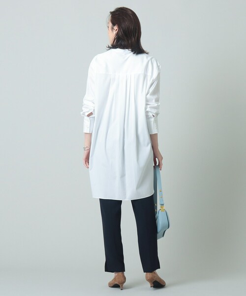 UNTITLED（アンタイトル）の「◆【一枚着からレイヤードまで】セーヌコットンブロード チュニックシャツ＜洗える／防シワ加工／カラバリ豊富＞（チュニック・レディース・サックスブルー系2/サックスブルー/オフホワイト・48/00/04/01/44/02/03）」の22枚目の写真