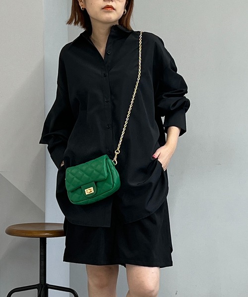 un dix cors（アンディコール）の「チェーンキルティングバッグ（ショルダーバッグ・レディース・ブラック/ホワイト/グリーン/ブルー・FREE）」の4枚目の写真