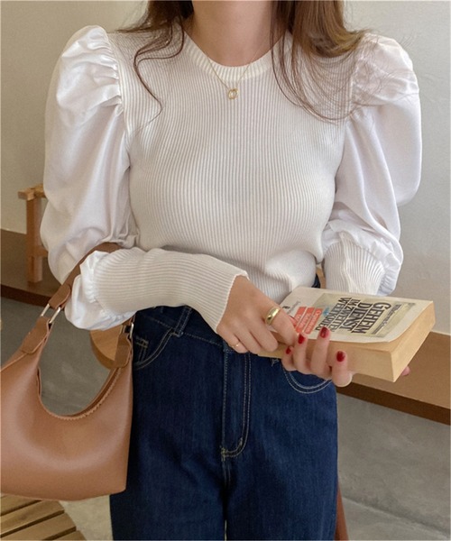 MAISON DE THERESE(メゾン ド テレーズ)の「パワースリーブリブニットトップス(ニット/セーター・レディース・ホワイト/ブラック・FREE)」の1枚目の写真
