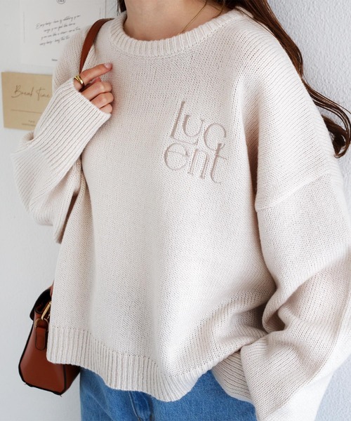 andme(アンドミー)の「ワンポイントロゴ刺繍ニットトップス(ニット/セーター・レディース・ブラック/オフホワイト/ベージュ/ライム・F(M))」の2枚目の写真