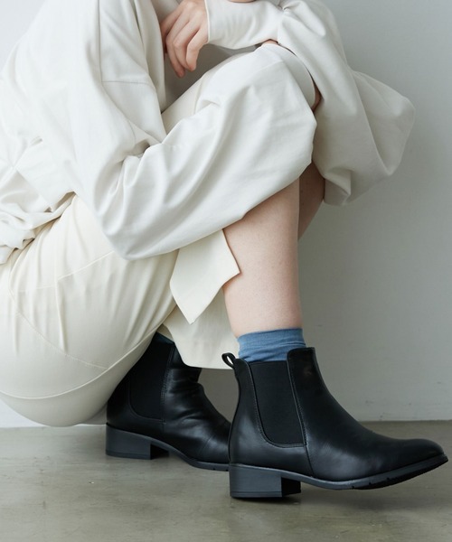 AcureZ（アキュアーズ）の「晴雨兼用のやわらかトラッドブーツ「生活防水タイプ」（ブーツ・レディース・アイボリー/ブラック/ダークブラウン・S/M/L/LL）」の20枚目の写真