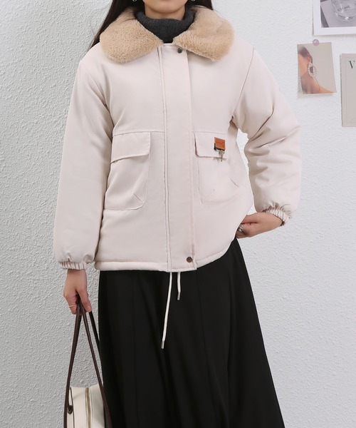 MAISON DE THERESE(メゾン ド テレーズ)の「【低身長向け】ファーボアドッキングジャケット(トレンチコート・レディース・ブラック/ベージュ/レッド/アイボリー・M/L)」の12枚目の写真