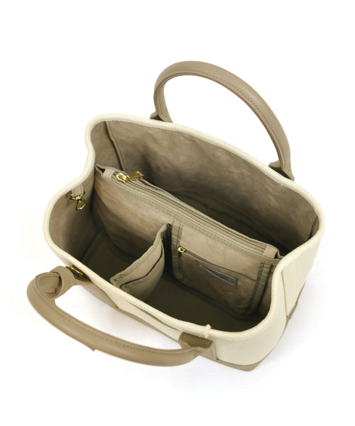 cache cache(カシュ カシュ)の「カシュカシュ cachecache / ショルダー付きパーテーションキャンバストート(トートバッグ・レディース・ブラック×ブラック/グレー系その他/シルバー/パイソン/ベージュ系その他/ライトイエロー/レオパード/グレー/レッド/ブラック・FREE)」の15枚目の写真