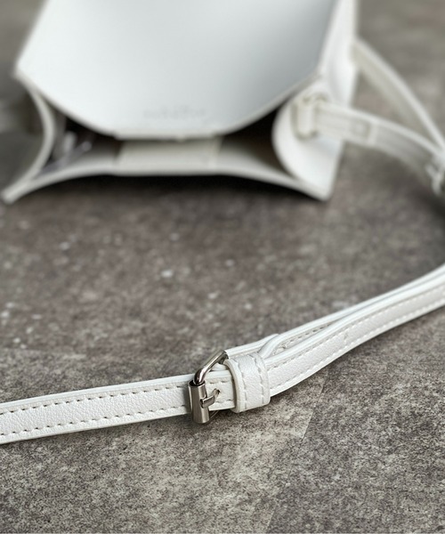 CPCM(シーピーシーエム)の「シンシアマイクロミニショルダー(ショルダーバッグ・レディース・オレンジ/ホワイト/ブラック/スカイブルー・FREE)」の6枚目の写真