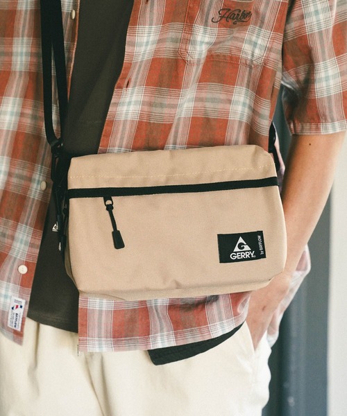 GERRY(ジェリー)の「【GERRY(ジェリー)】別注マルチショルダー2(ショルダーバッグ・メンズ・ブラック/その他9/ベージュ/その他1/カモフラージュ・FREE)」の2枚目の写真