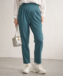 テーパードパンツ