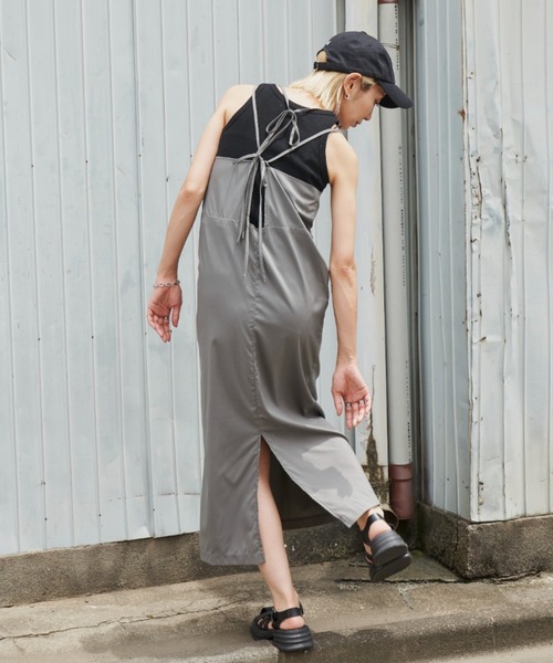 Auntie Rosa Holiday（アンティローザホリデー）の「バッククロス