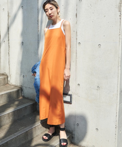 Auntie Rosa Holiday(アンティローザホリデー)の「バッククロスキャミワンピース(ワンピース・レディース・ブラック/グレー/オレンジ・FREE)」の18枚目の写真