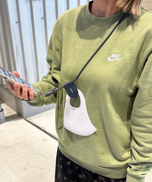 Beau're(ヴュレ)の「BEAURE ヴュレ カウレザー モバイル&マスク ストラップ ショルダー(スマホグッズ・レディース・パープル/シルバー/オリーブ/グレー/ブラック/ネイビー/ブルー系その他/ライラック/ペールイエロー・FREE)」の4枚目の写真