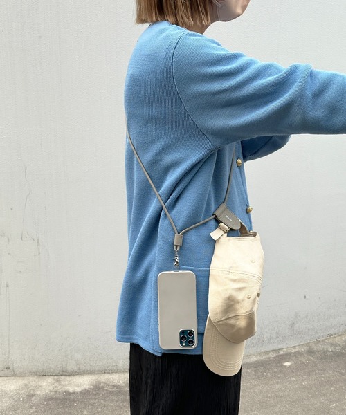 Beau're(ヴュレ)の「BEAURE ヴュレ カウレザー モバイル&マスク ストラップ ショルダー(スマホグッズ・レディース・パープル/シルバー/オリーブ/グレー/ブラック/ネイビー/ブルー系その他/ライラック/ペールイエロー・FREE)」の2枚目の写真