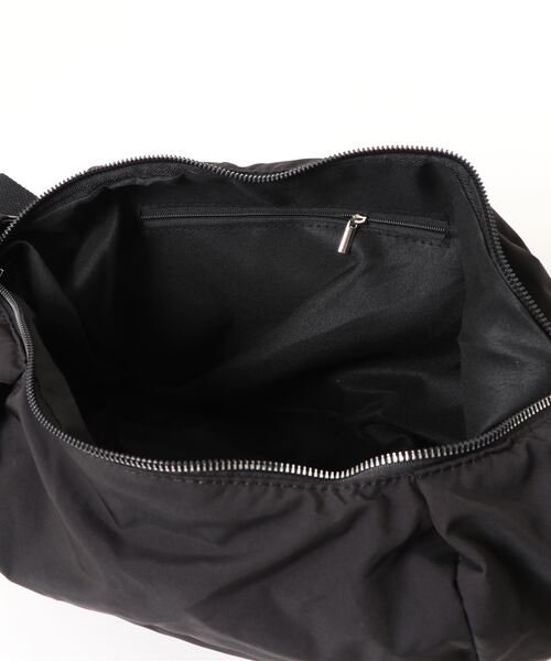 210nouve（トゥージュヌーブ）の「ナイロンカラーショルダーバッグ（ショルダーバッグ・レディース・ホワイト/ブラック/グリーン/ベージュ/ピンク・FREE）」の9枚目の写真