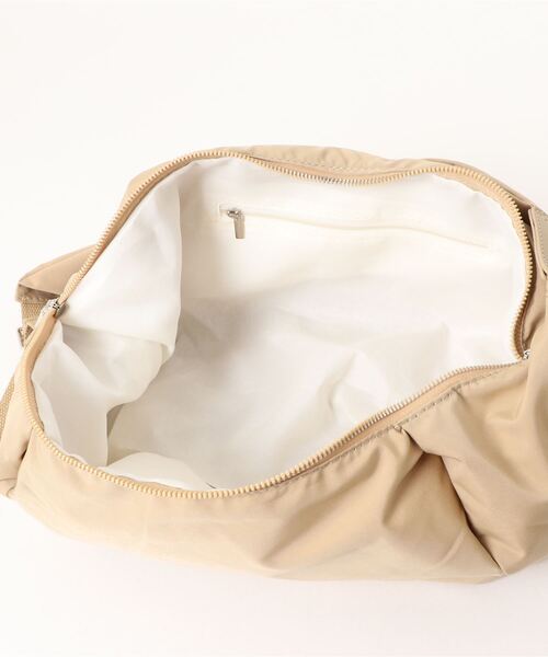 210nouve（トゥージュヌーブ）の「ナイロンカラーショルダーバッグ（ショルダーバッグ・レディース・ホワイト/ブラック/グリーン/ベージュ/ピンク・FREE）」の6枚目の写真