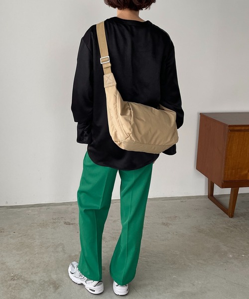 210nouve（トゥージュヌーブ）の「ナイロンカラーショルダーバッグ（ショルダーバッグ・レディース・ホワイト/ブラック/グリーン/ベージュ/ピンク・FREE）」の13枚目の写真