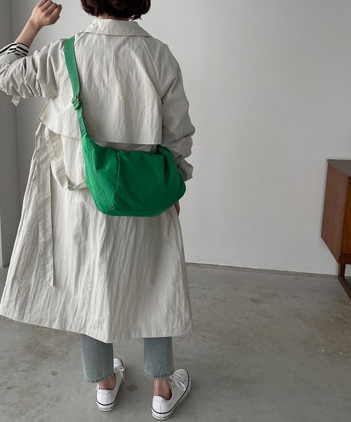 210nouve（トゥージュヌーブ）の「ナイロンカラーショルダーバッグ（ショルダーバッグ・レディース・ホワイト/ブラック/グリーン/ベージュ/ピンク・FREE）」の16枚目の写真