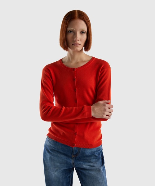 BENETTON (UNITED COLORS OF BENETTON)（ベネトンユナイテッドカラーズオブベネトン）の「コットン100％無地クルーネック長袖カーディガン（カーディガン/ボレロ・レディース・ホワイト/ネイビー/ベージュ/レッド/イエロー/グリーン・SMALL/MEDIUM/LARGE/X-SMALL）」の6枚目の写真