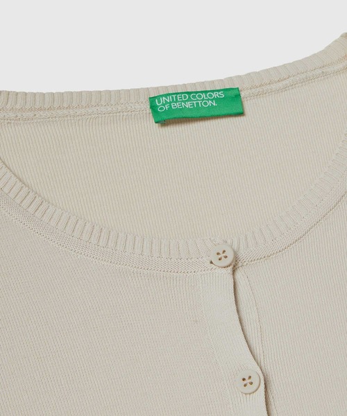 BENETTON (UNITED COLORS OF BENETTON)（ベネトンユナイテッドカラーズオブベネトン）の「コットン100％無地クルーネック長袖カーディガン（カーディガン/ボレロ・レディース・ホワイト/ネイビー/ベージュ/レッド/イエロー/グリーン・SMALL/MEDIUM/LARGE/X-SMALL）」の11枚目の写真
