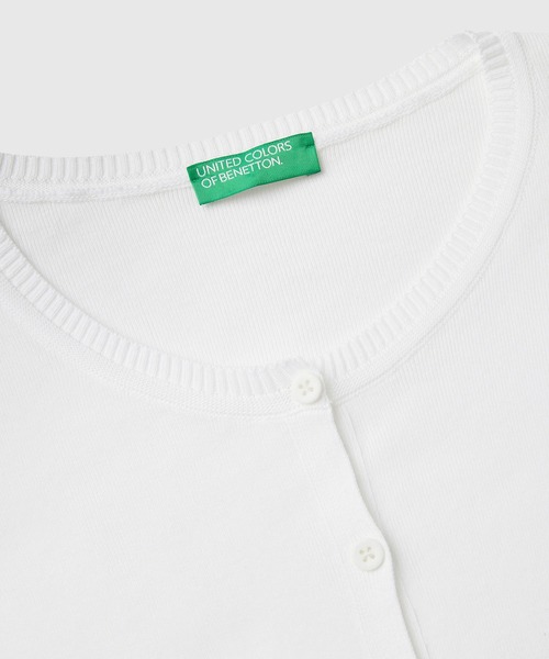 BENETTON (UNITED COLORS OF BENETTON)（ベネトンユナイテッドカラーズオブベネトン）の「コットン100％無地クルーネック長袖カーディガン（カーディガン/ボレロ・レディース・ホワイト/ネイビー/ベージュ/レッド/イエロー/グリーン・SMALL/MEDIUM/LARGE/X-SMALL）」の16枚目の写真