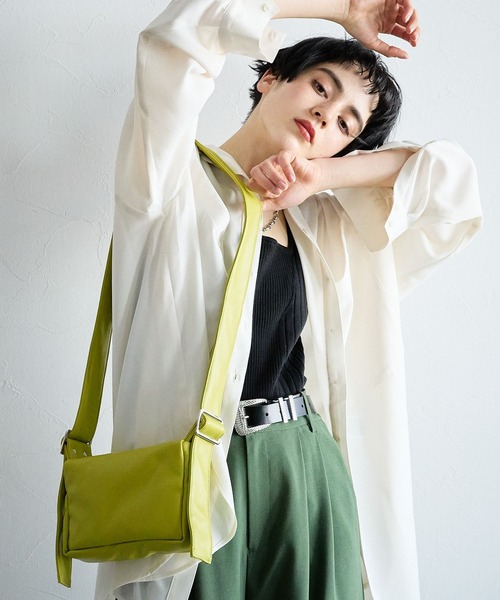 PAGEBOY（ページボーイ）の「スクエアイプショルダー