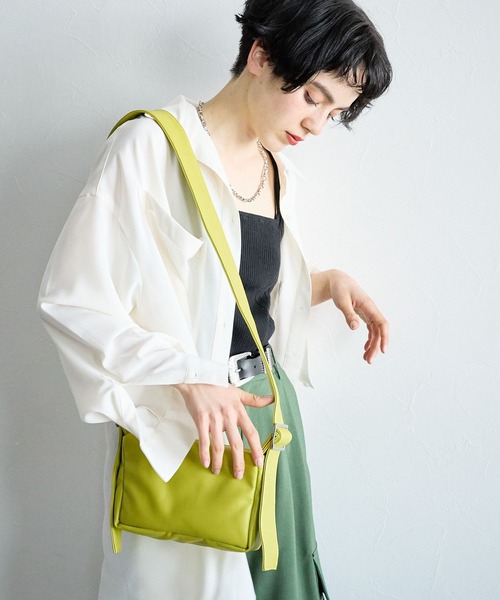 PAGEBOY（ページボーイ）の「スクエアイプショルダー（ショルダーバッグ・レディース・イエロー/ホワイト系その他/ブラック・FREE）」の4枚目の写真