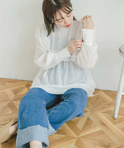 ITEMS URBANRESEARCH（アイテムズ アーバンリサーチ）の「ショルダータックシシュウブラウス（シャツ/ブラウス・レディース・ホワイト/ブラック/ベージュ・FREE）」の9枚目の写真