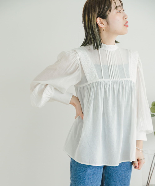 ITEMS URBANRESEARCH（アイテムズ アーバンリサーチ）の「ショルダータックシシュウブラウス（シャツ/ブラウス・レディース・ホワイト/ブラック/ベージュ・FREE）」の19枚目の写真