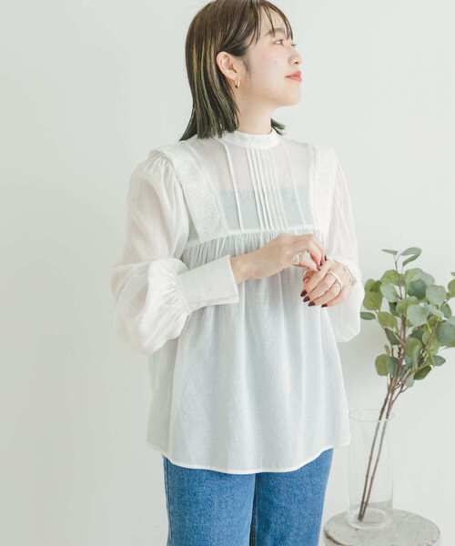 ITEMS URBANRESEARCH（アイテムズ アーバンリサーチ）の「ショルダータックシシュウブラウス（シャツ/ブラウス・レディース・ホワイト/ブラック/ベージュ・FREE）」の14枚目の写真