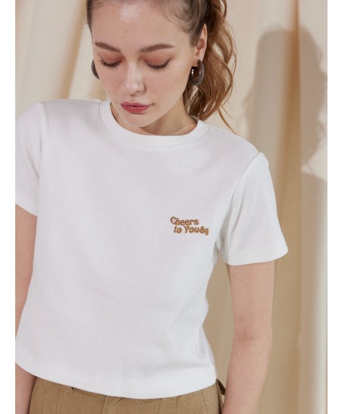 ALEXIA STAM（アリシアスタン）の「Cheers to You & I Cropped Tee / メッセージロゴMini Tee（Tシャツ/カットソー・レディース・ベージュ/オフホワイト/チャコールグレー・S/M）」の4枚目の写真