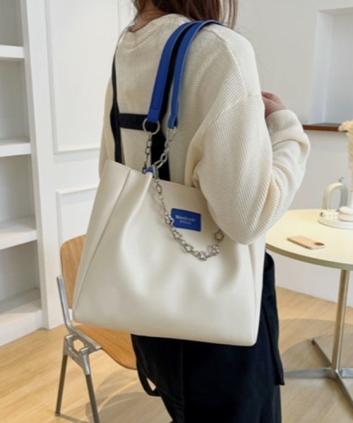 TABI PAL(タビパル)の「ニューレザー ショルダーバッグ ハンドバッグ(ショルダーバッグ・レディース・A/B/E/D/C・FREE)」の6枚目の写真