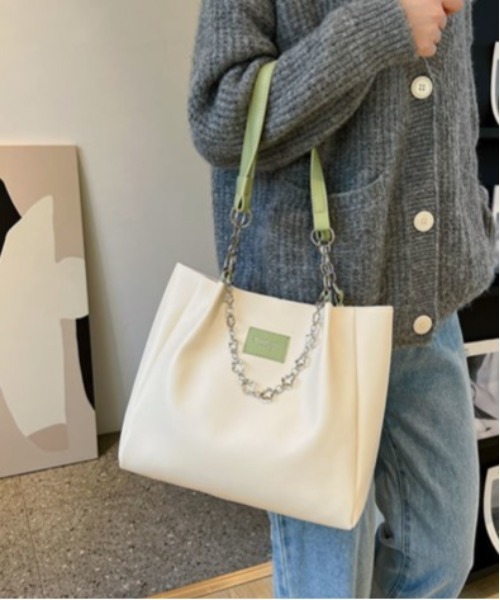 TABI PAL(タビパル)の「ニューレザー ショルダーバッグ ハンドバッグ(ショルダーバッグ・レディース・A/B/E/D/C・FREE)」の8枚目の写真