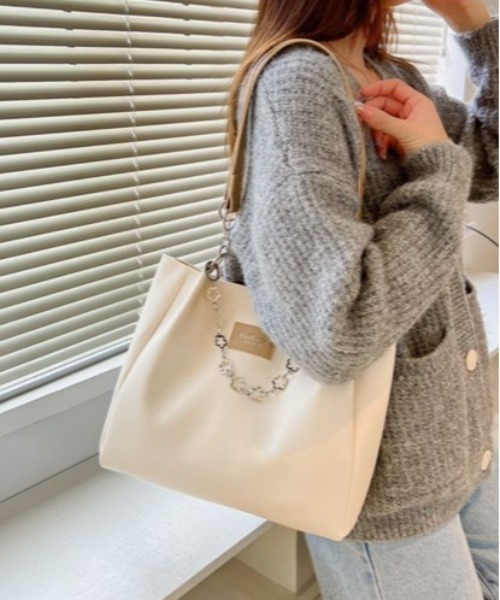 TABI PAL(タビパル)の「ニューレザー ショルダーバッグ ハンドバッグ(ショルダーバッグ・レディース・A/B/E/D/C・FREE)」の11枚目の写真